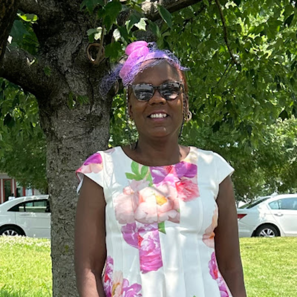 Meet your Posher, Roxanna